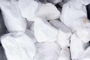 Schneeweiss Steinschlag